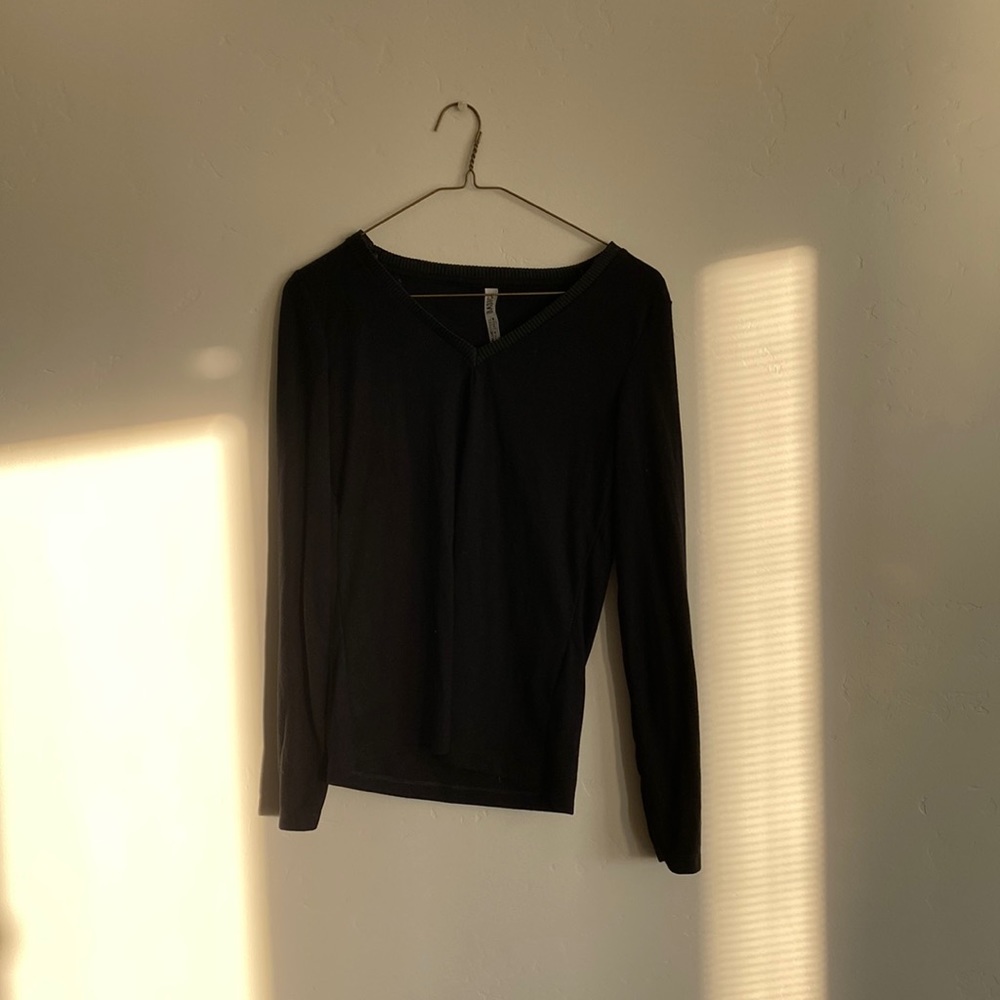 Black long-sleeved shirt
